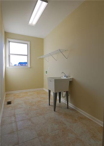 4010 Pendleton Drive Spring Hill, TN 37174 - Photo 4 of 10 The utility room/mudroom is HUMONGOUS!