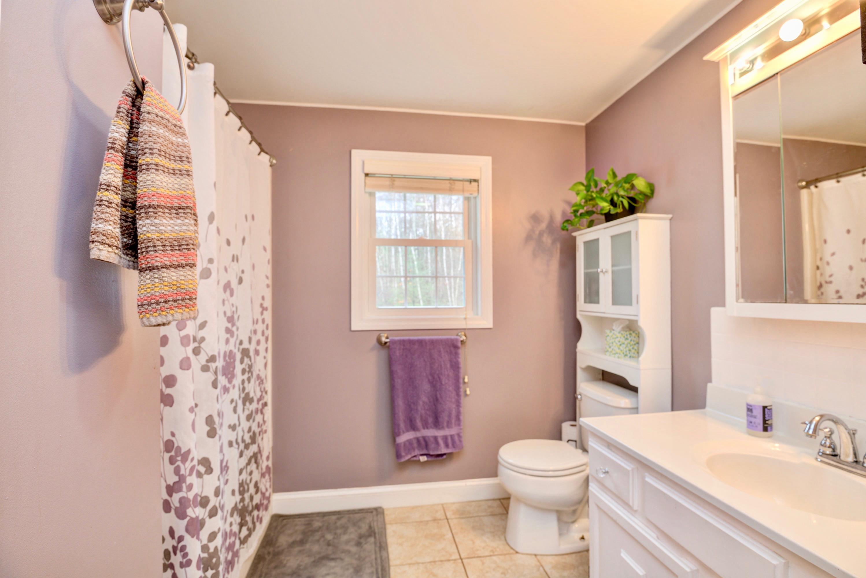 18 Greenaway Avenue Springvale, ME 04083 - Photo 22 of 47 18 Greenaway Ave Springvale ME-print-023