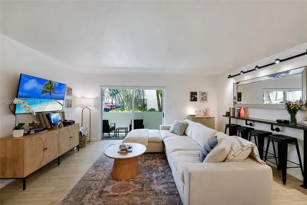 $3,500 | 8950 Southwest 69th Court, Unit 109, Pinecrest, FL 33156