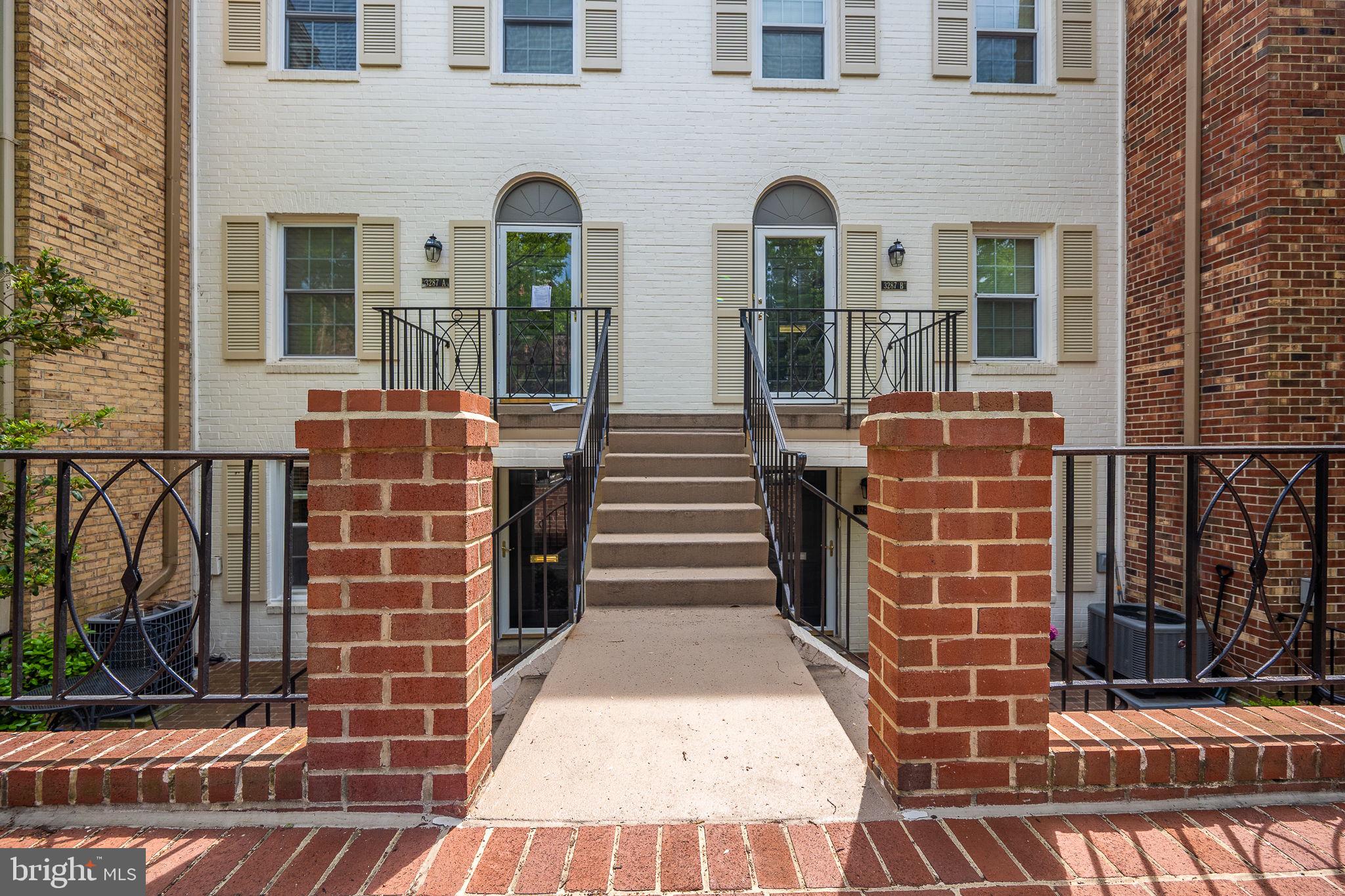 3287 Sutton Place Northwest, Unit D Washington, DC 20016 - Photo 42 of 52 Charming architecture