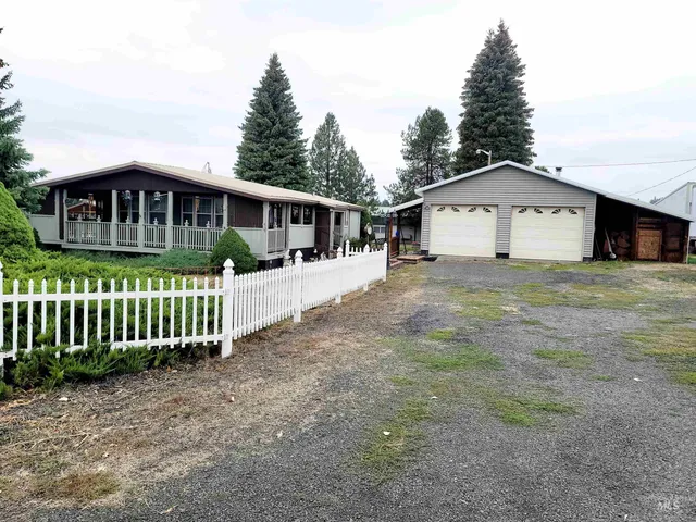 $230,000 | 405 North 2nd Street West, Weippe, ID 83553