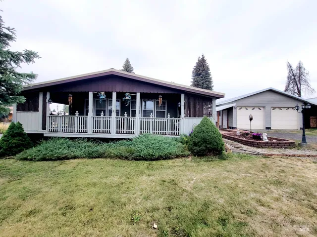 $230,000 | 405 North 2nd Street West, Weippe, ID 83553