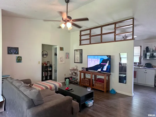 $160,000 | 1034 Cedar Creek Road, Makanda, IL 62958