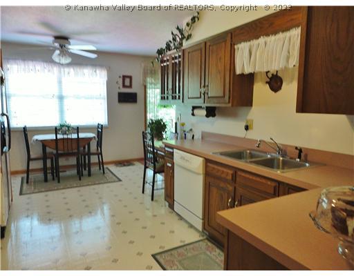 112 Teays Meadows Road Scott Depot, WV 25560 - Photo 3 of 16 Kitchen.