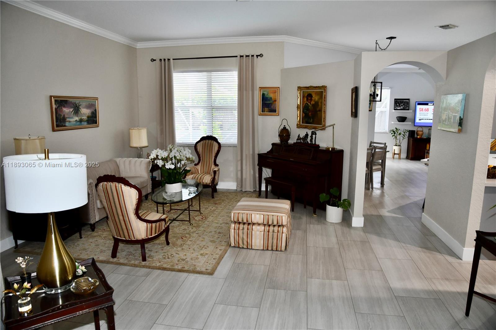 1335 East Barwick Ranch Circle Delray Beach, FL 33445 - Photo 28 of 33 a living room with furniture