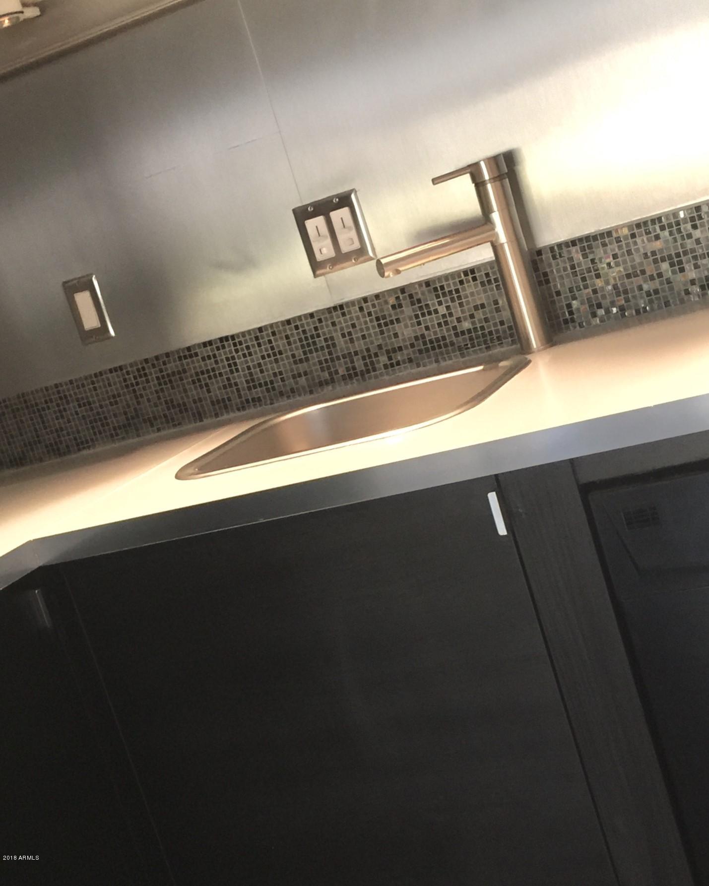 1010 East Osborn Road, Unit B Phoenix, AZ 85014 - Photo 4 of 10 KITCHEN