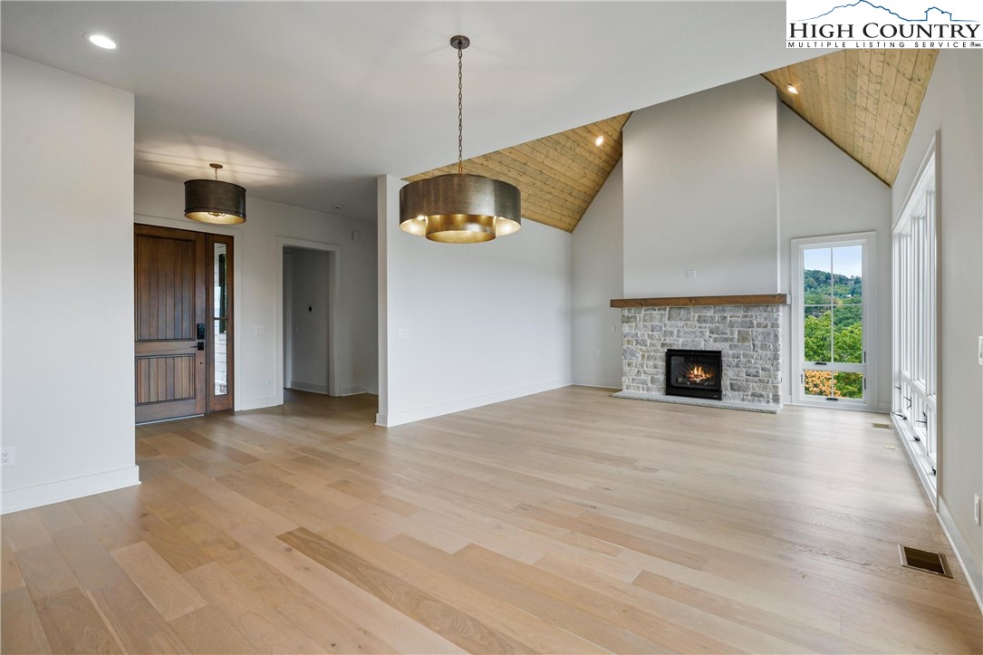 367 Calico Court Boone, NC 28607 - Photo 4 of 50