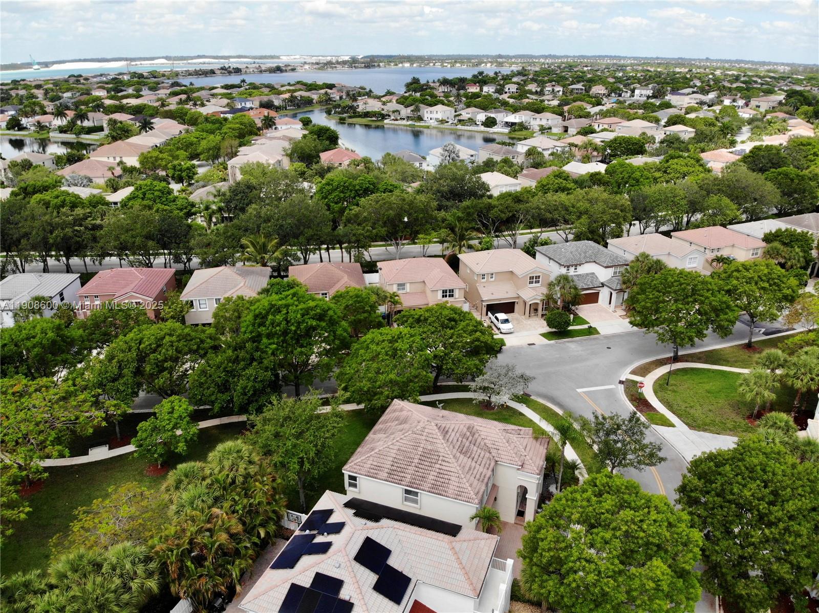 15562 Southwest 50th Court, Unit 15562 Miramar, FL 33027 - Photo 11 of 34