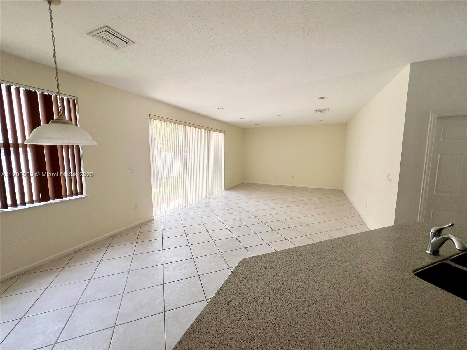 15562 Southwest 50th Court, Unit 15562 Miramar, FL 33027 - Photo 19 of 34