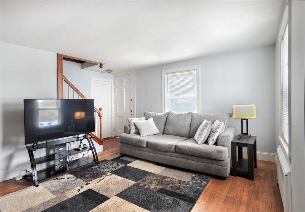 376 Pleasant Street Weymouth, MA 02190 - Photo 11 of 27