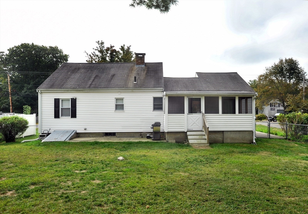 376 Pleasant Street Weymouth, MA 02190 - Photo 22 of 27