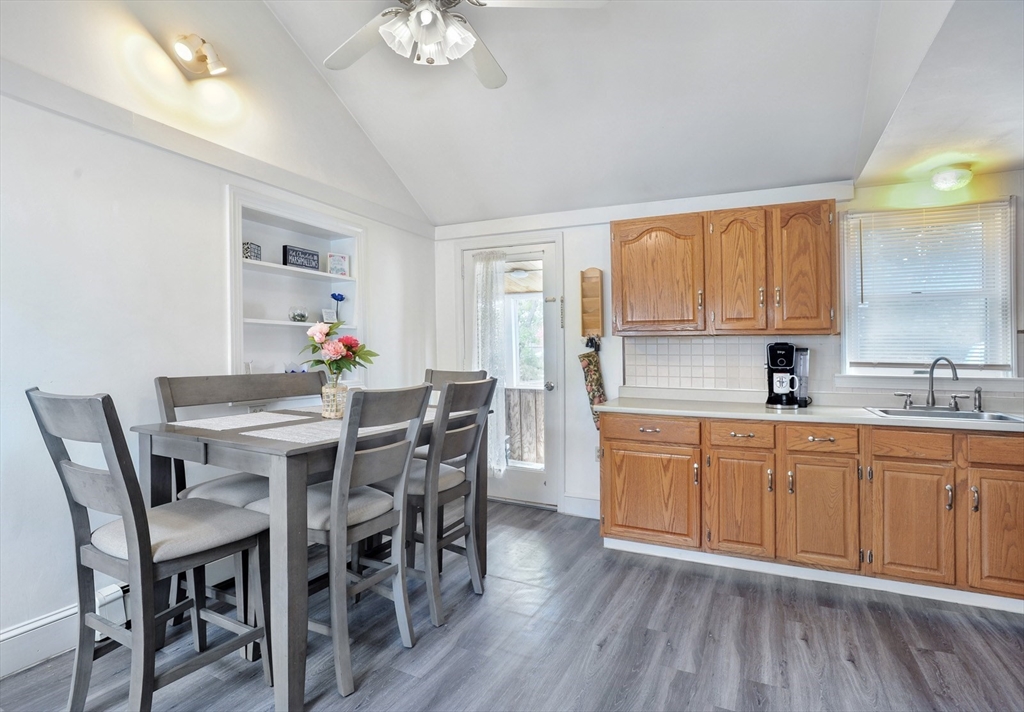 376 Pleasant Street Weymouth, MA 02190 - Photo 6 of 27