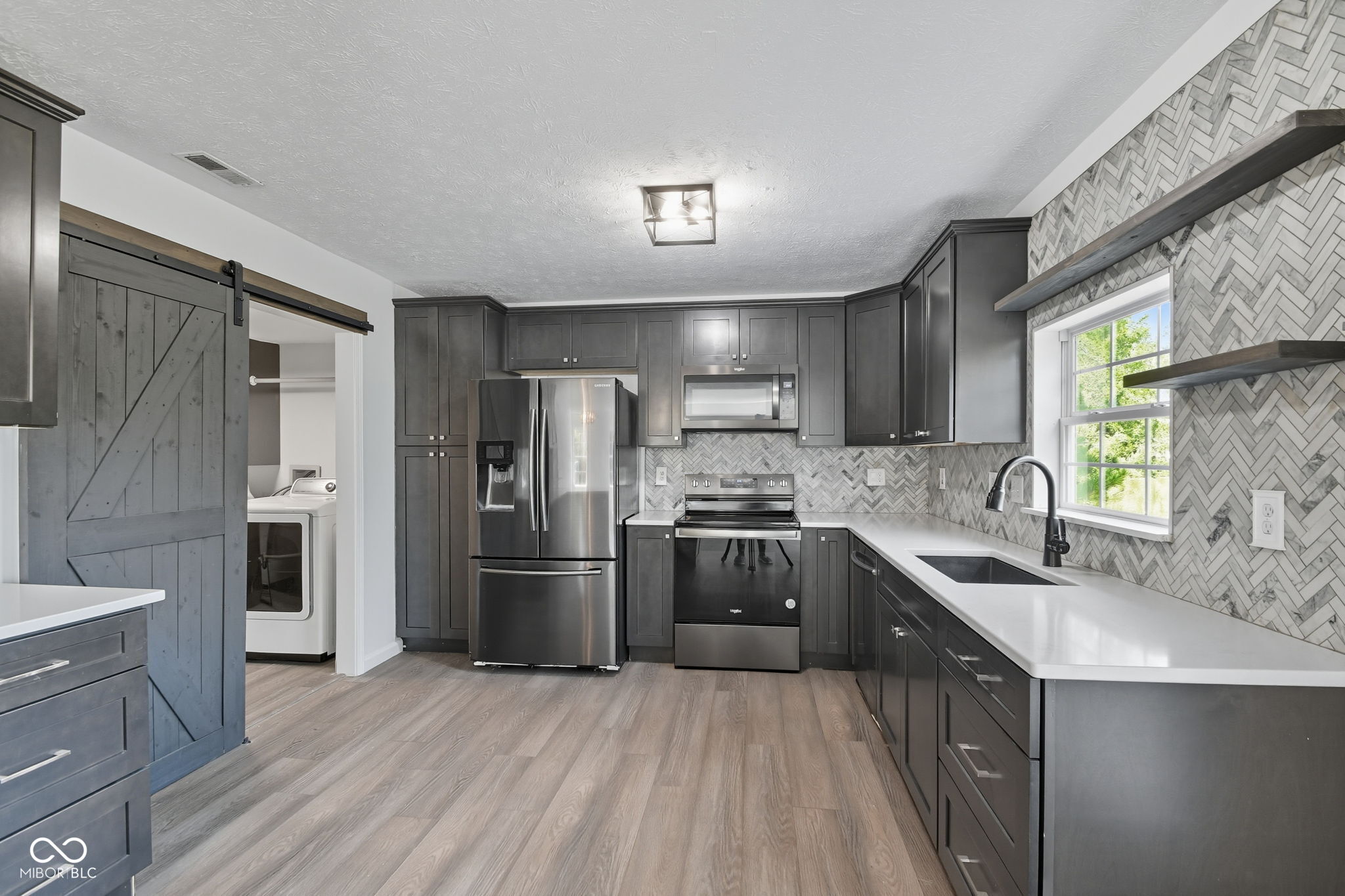 14041 Mimosa Court Fishers, IN 46038 - Photo 5 of 32