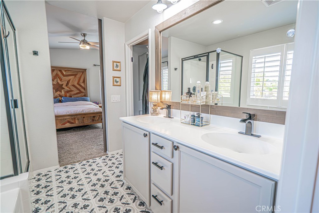 28235 Springvale Lane Castaic, CA 91384 - Photo 23 of 54