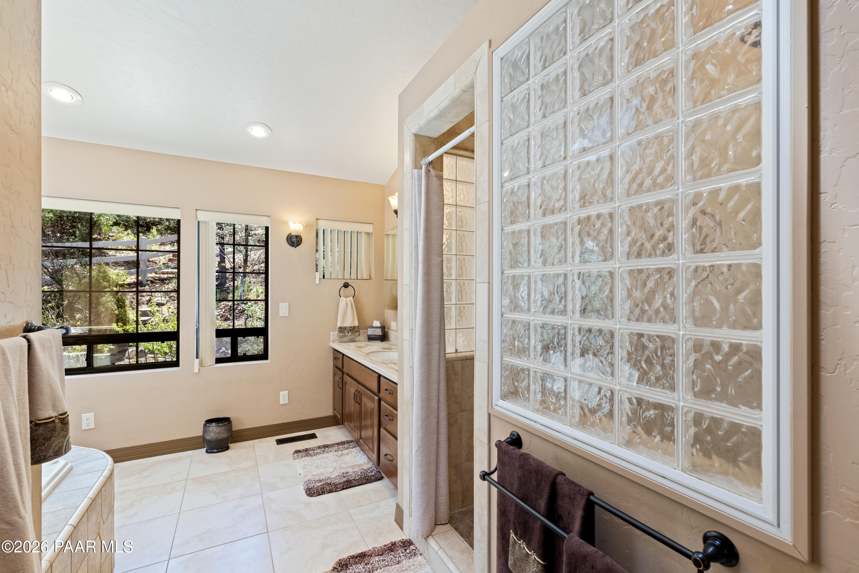 1289 Manzanita Hill Road Prescott, AZ 86303 - Photo 29 of 64 Master Bathroom