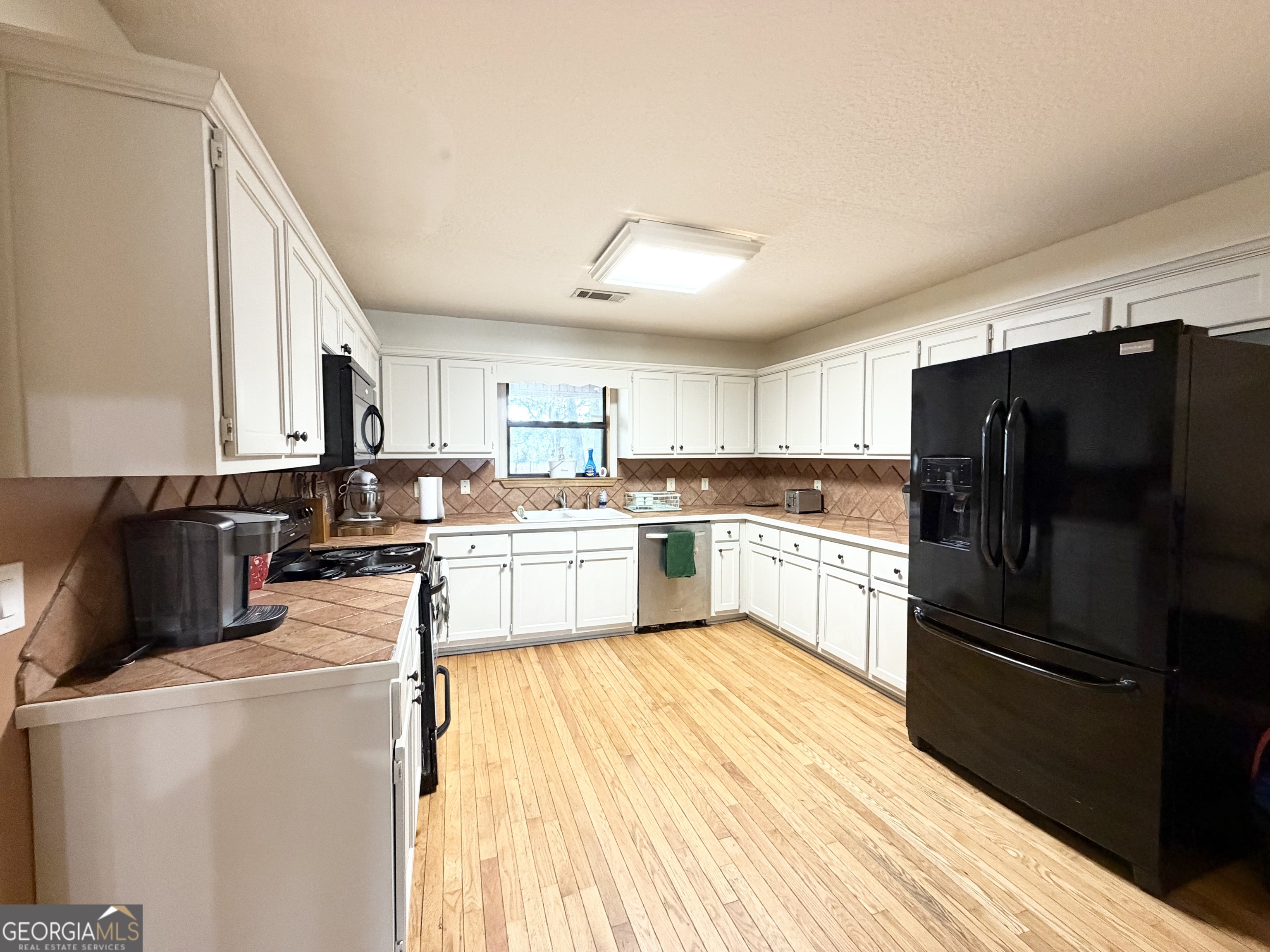 2124 Horseshoe Cove Road Waverly, GA 31565 - Photo 9 of 26