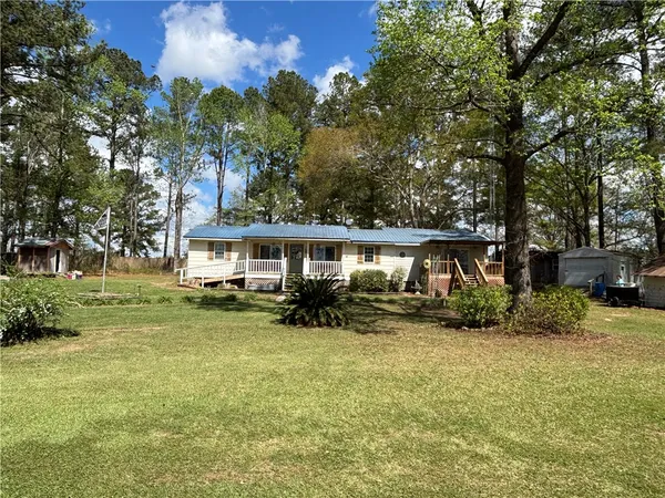 $295,000 | 1565 East Lake Drive, Screven, GA 31560