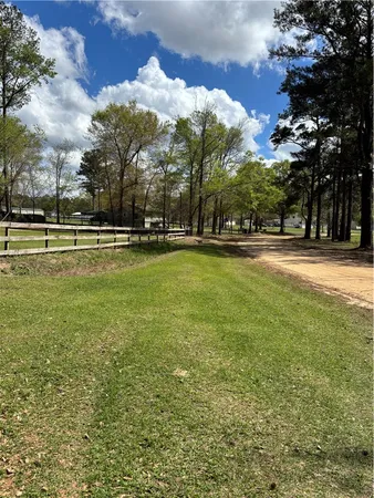 $295,000 | 1565 East Lake Drive, Screven, GA 31560