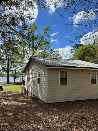 $295,000 | 1565 East Lake Drive, Screven, GA 31560