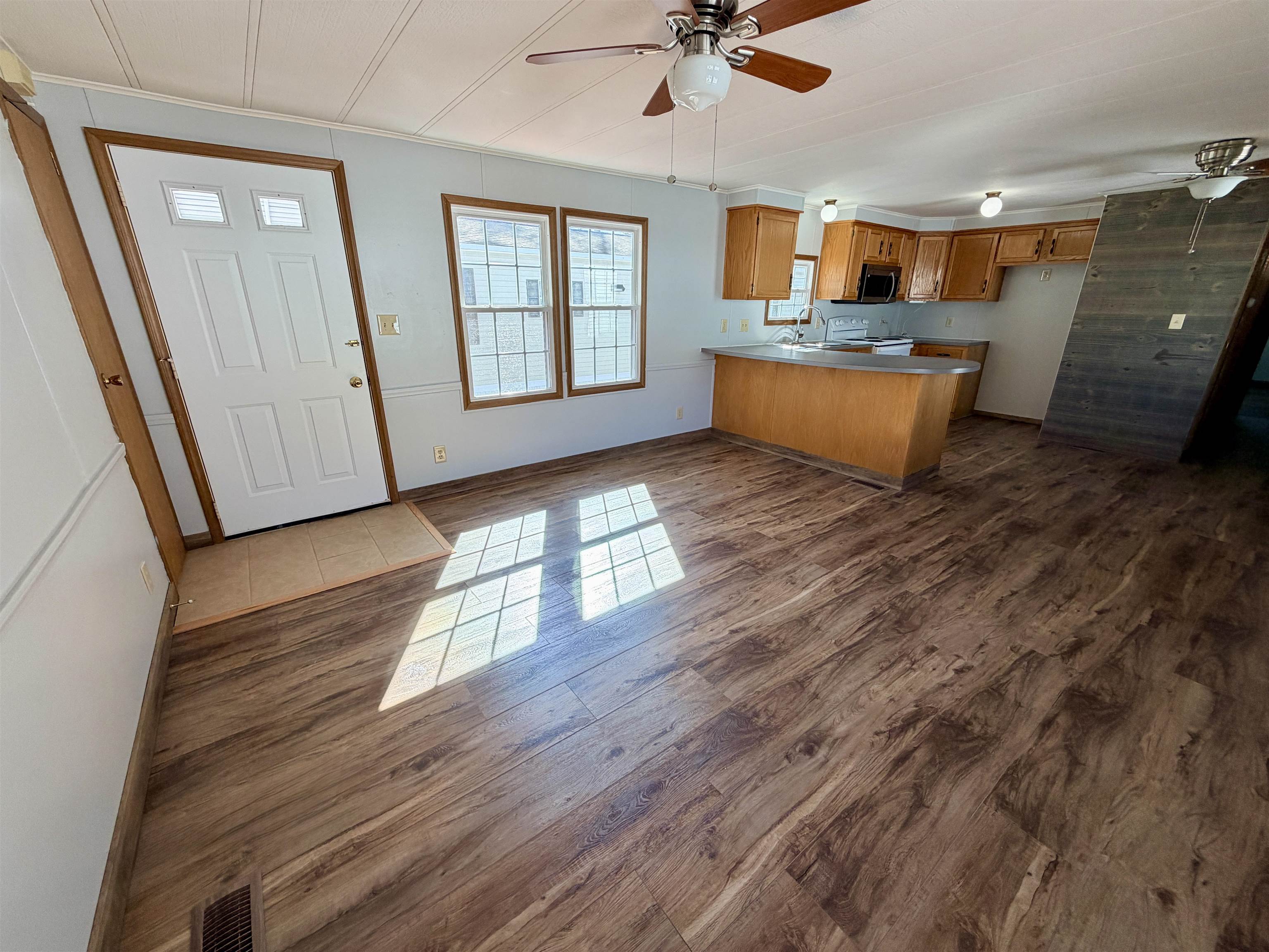 41 Thistle Way Manchester, NH 03109 - Photo 11 of 20