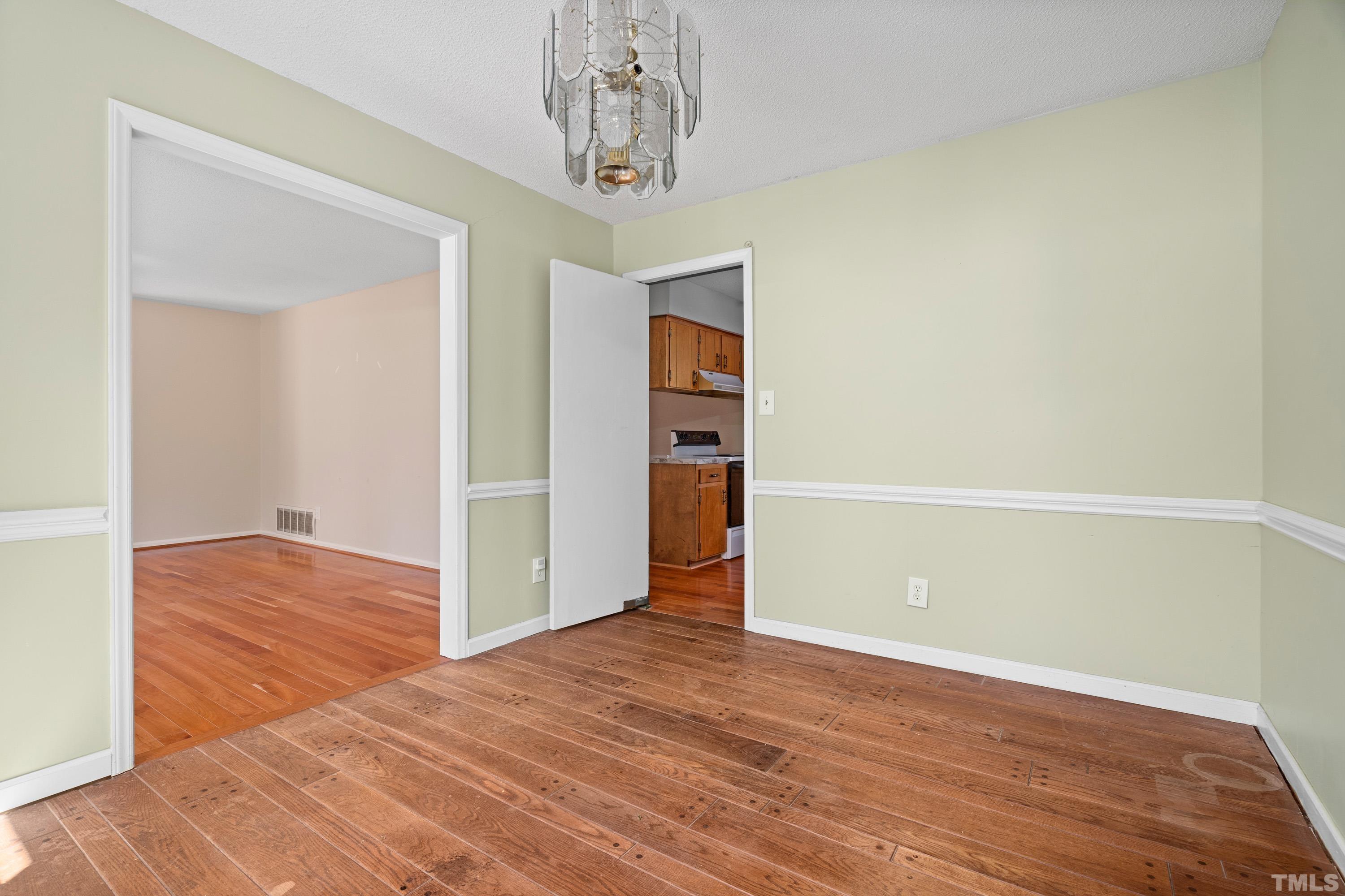 6709 Spencer Court Raleigh, NC 27615 - Photo 9 of 33 Gallery Image 9