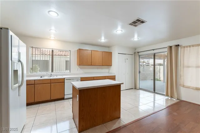 $1,795 | 701 Red Bark Lane, Henderson, NV 89011