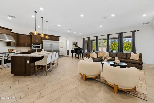 $660,000 | 6213 South 25th Place, Phoenix, AZ 85042