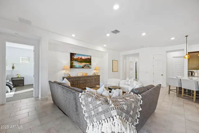 $660,000 | 6213 South 25th Place, Phoenix, AZ 85042