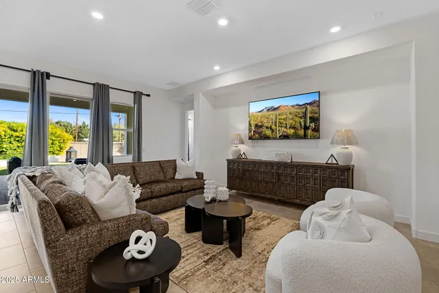 $660,000 | 6213 South 25th Place, Phoenix, AZ 85042