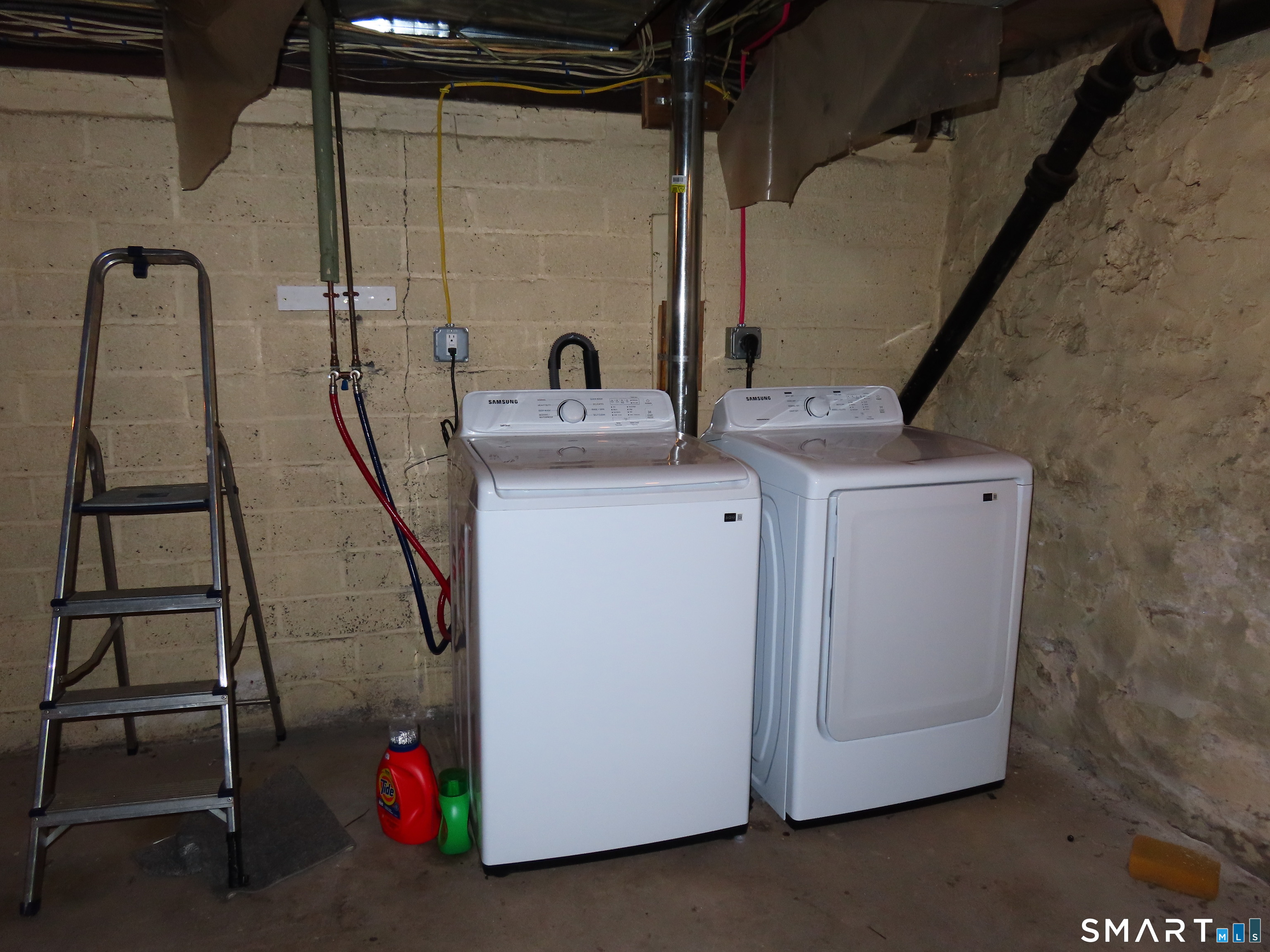 40 Winter Street Ansonia, CT 06401 - Photo 21 of 24 a utility room with dryer and washer