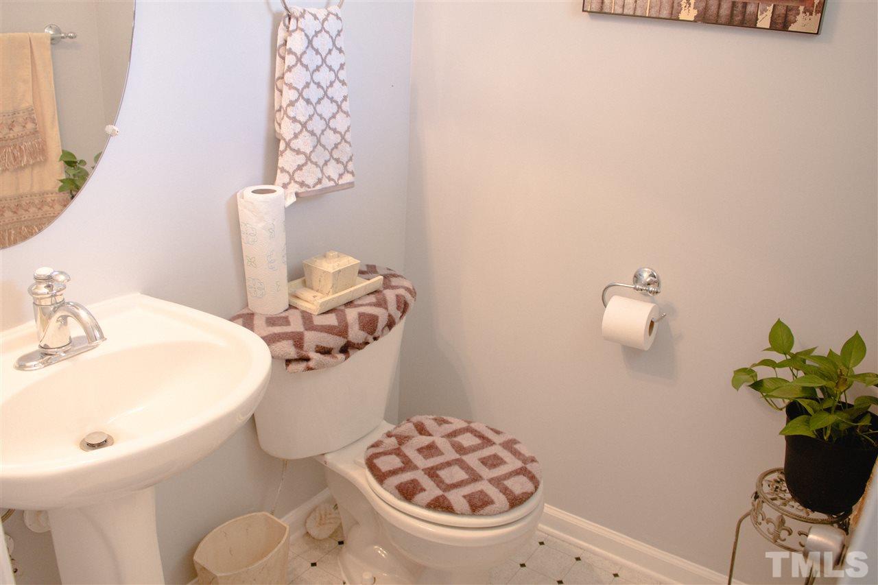 1609 Cricket Ridge Drive Raleigh, NC 27610 - Photo 4 of 25 Gallery Image 4