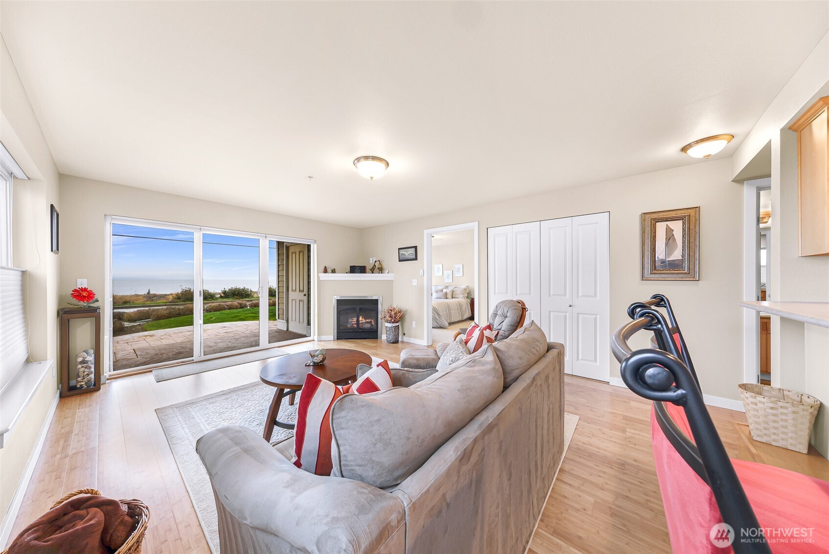 8075 Harborview Road, Unit 101 Blaine, WA 98230 - Photo 16 of 35