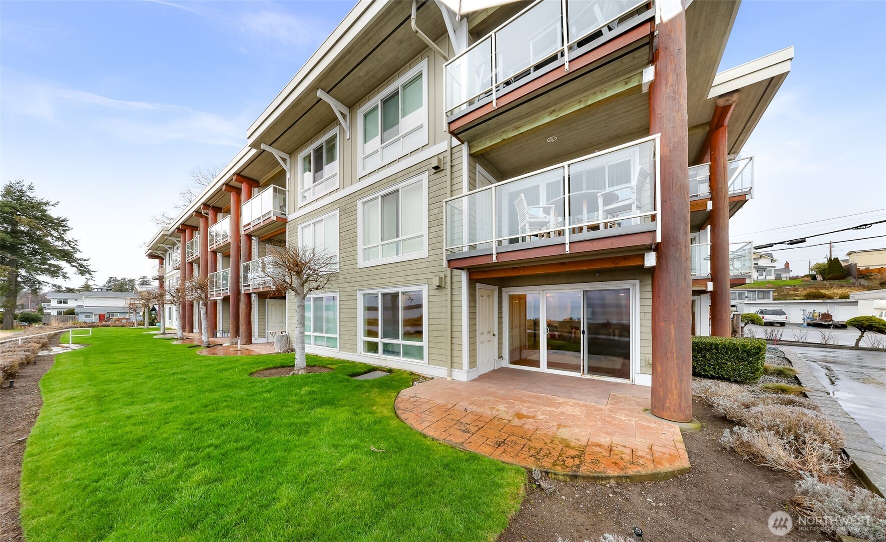 8075 Harborview Road, Unit 101 Blaine, WA 98230 - Photo 33 of 35