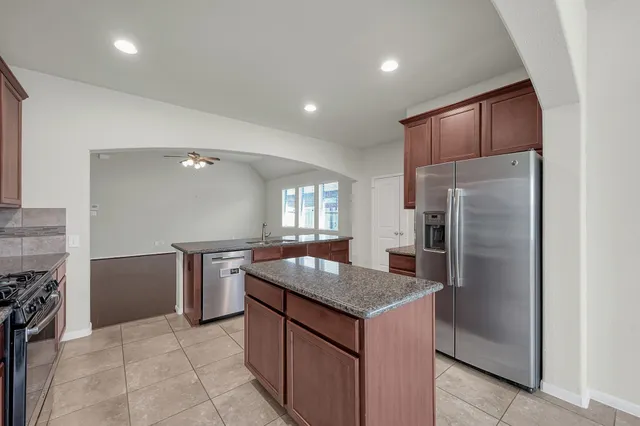 $2,280 | 30119 Saw Oaks Drive, Magnolia, TX 77355