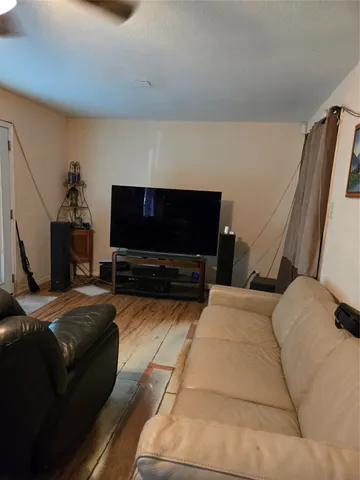 $350,000 | 900 East Houston Street, Highlands, TX 77562