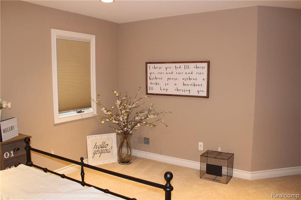 17515 Millar Road Clinton Township, MI 48036 - Photo 37 of 49