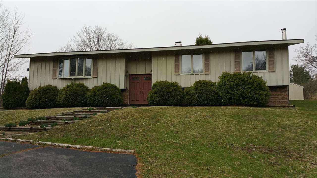 2990 Silver Lake Road Traverse City, MI 49685 - Photo 2 of 38 1815155-1.JPG