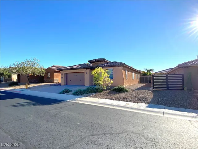 $2,275 | 1025 Viale Placenza Place, Henderson, NV 89011