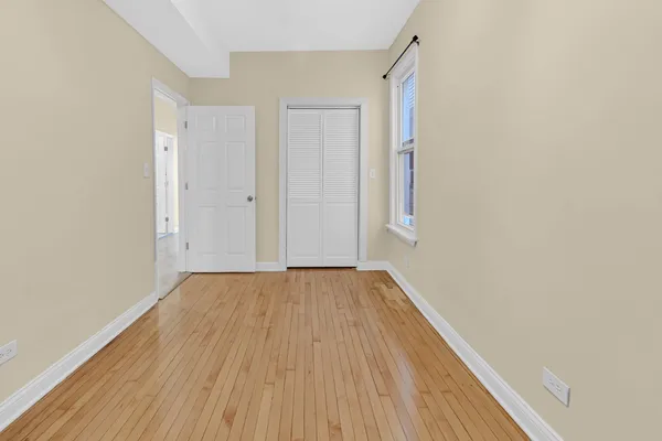 $2,500 | 3056 North Drake Avenue, Unit 1, Chicago, IL 60618