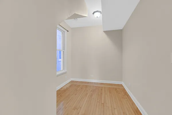 $2,500 | 3056 North Drake Avenue, Unit 1, Chicago, IL 60618