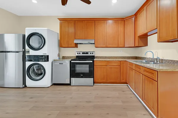 $2,500 | 3056 North Drake Avenue, Unit 1, Chicago, IL 60618