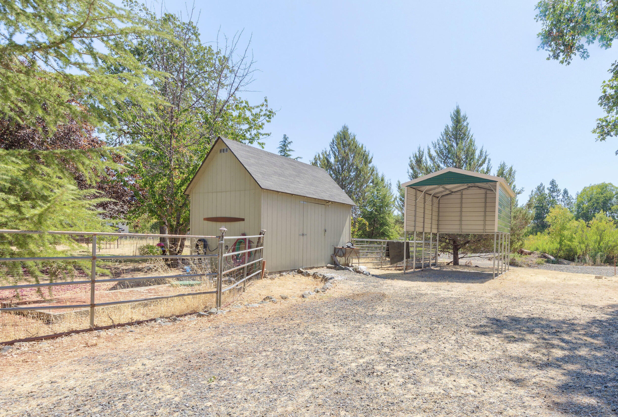 427 Connie Lane Merlin, OR 97532 - Photo 27 of 46 0r1a5509_10_11_12_13_1