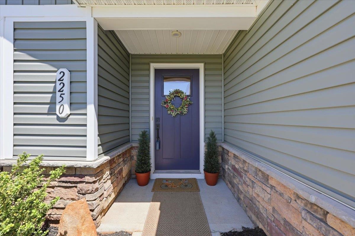 2250 Hemming Way Inman, SC 29349 - Photo 3 of 36