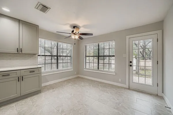 $3,200 | 11101 Country Knoll, Austin, TX 78750