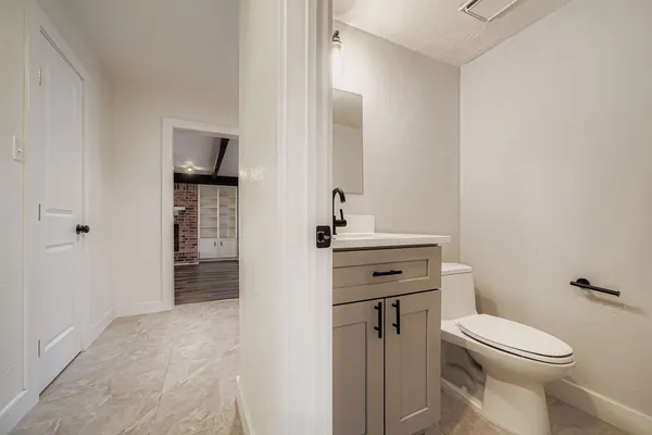 $3,200 | 11101 Country Knoll, Austin, TX 78750