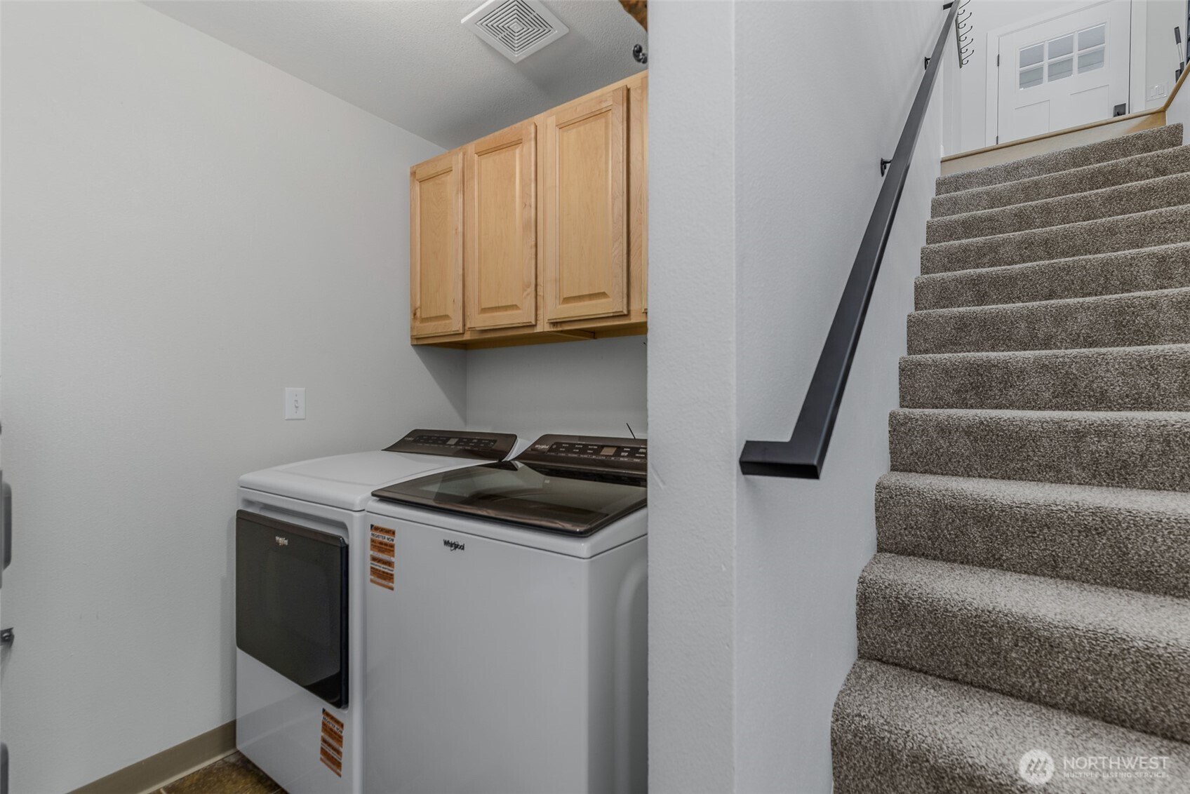 461 Northwest Jefferson Street Stevenson, WA 98648 - Photo 32 of 38 a view of entryway and kitchen