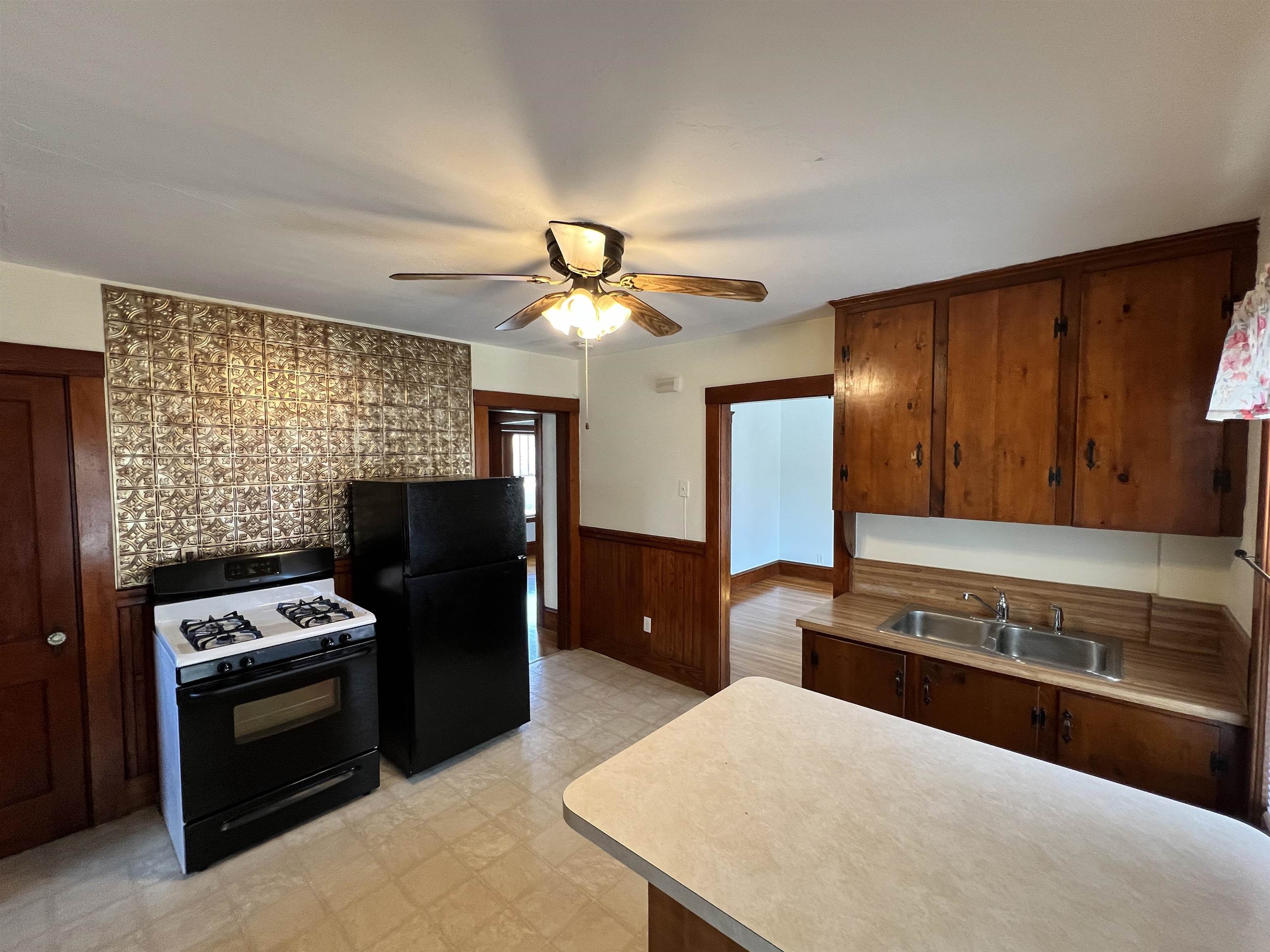 84 Allds Street Nashua, NH 03060 - Photo 18 of 36