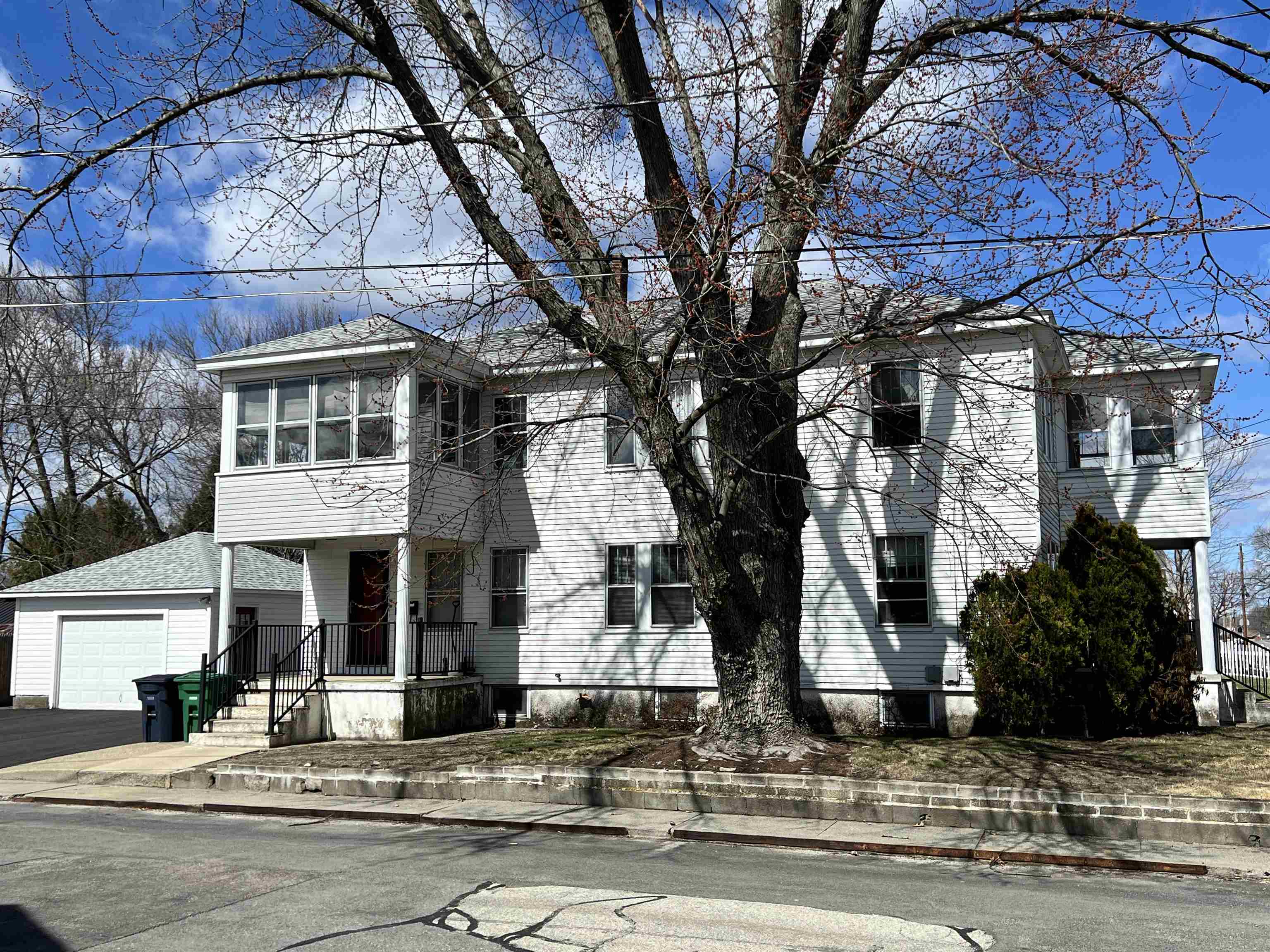 84 Allds Street Nashua, NH 03060 - Photo 2 of 36