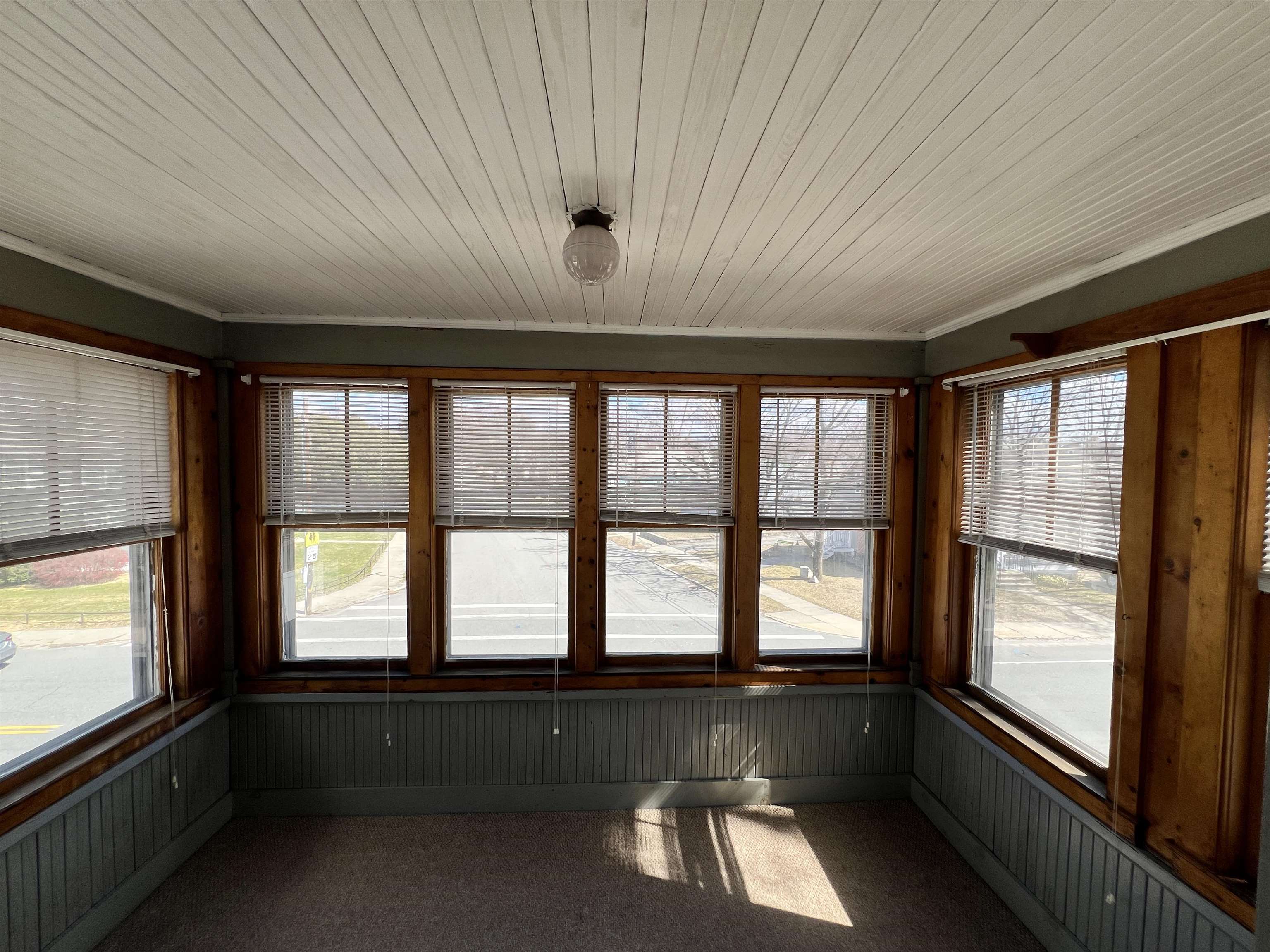 84 Allds Street Nashua, NH 03060 - Photo 31 of 36