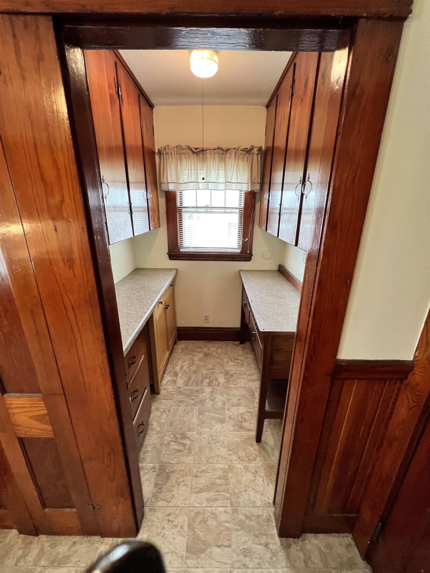 84 Allds Street Nashua, NH 03060 - Photo 5 of 36